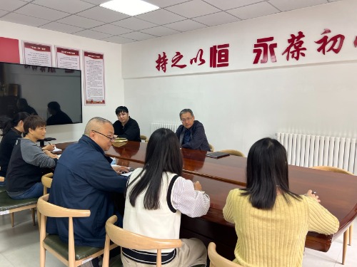 常山集團(tuán)黨委副書記、副董事長、總經(jīng)理?xiàng)钊饎偢昂阌拦菊{(diào)研并召開座談會(huì)