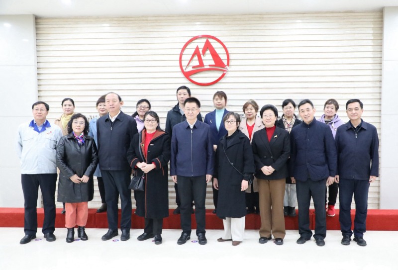 追尋時(shí)光印記 老廠新夢(mèng)啟航 馬宇駿市長在常山集團(tuán)恒盛分公司召開紡織職工座談會(huì)